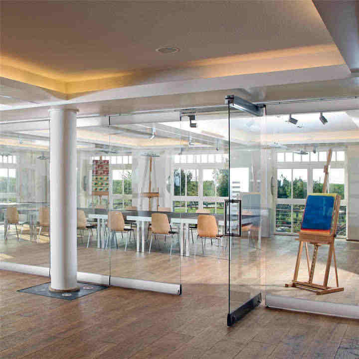 Finished Surface Thermal Break Aluminium Frameless Glass Door for Durable Performance