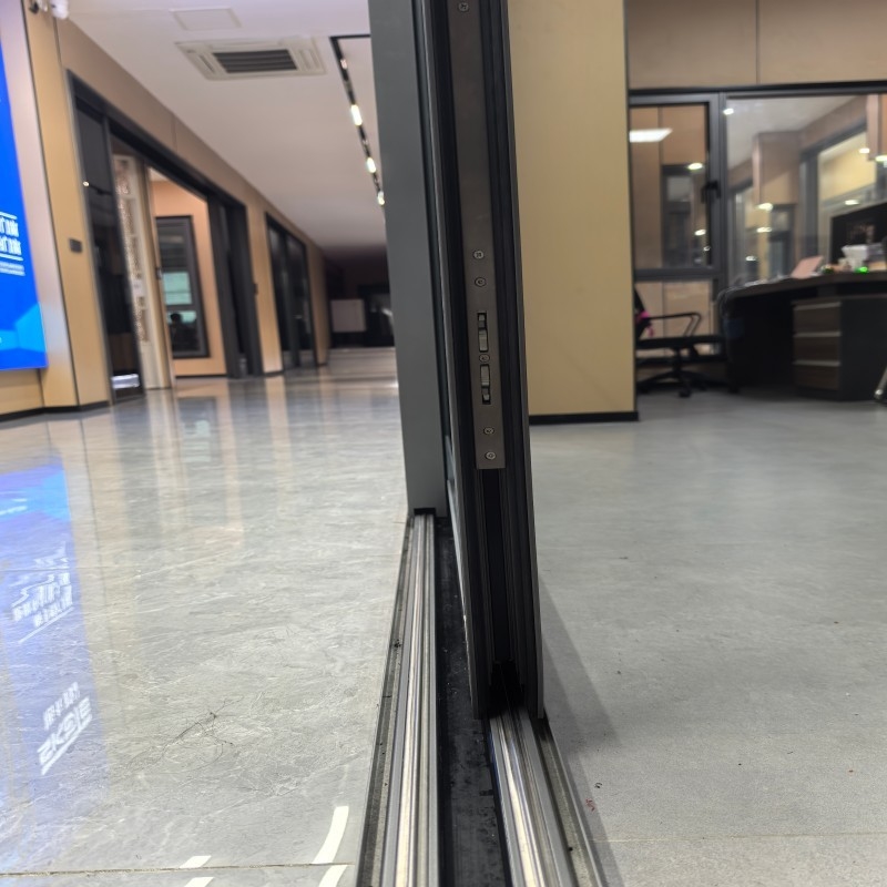 High Light Transmission Aluminium Aluminum Double Glazed Sliding Door with Multiple Tracks for Patio